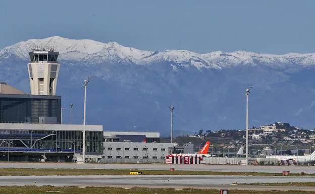 Vista de la nieve desde el aeropuerto de Málaga 
