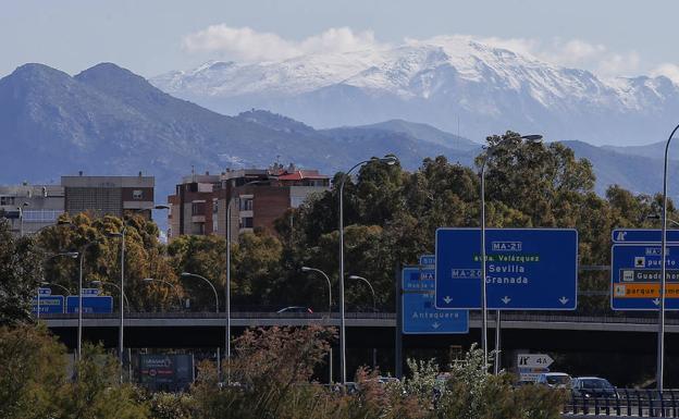 Nieve en la Sierra de Tejeda, vista desde la capital. 