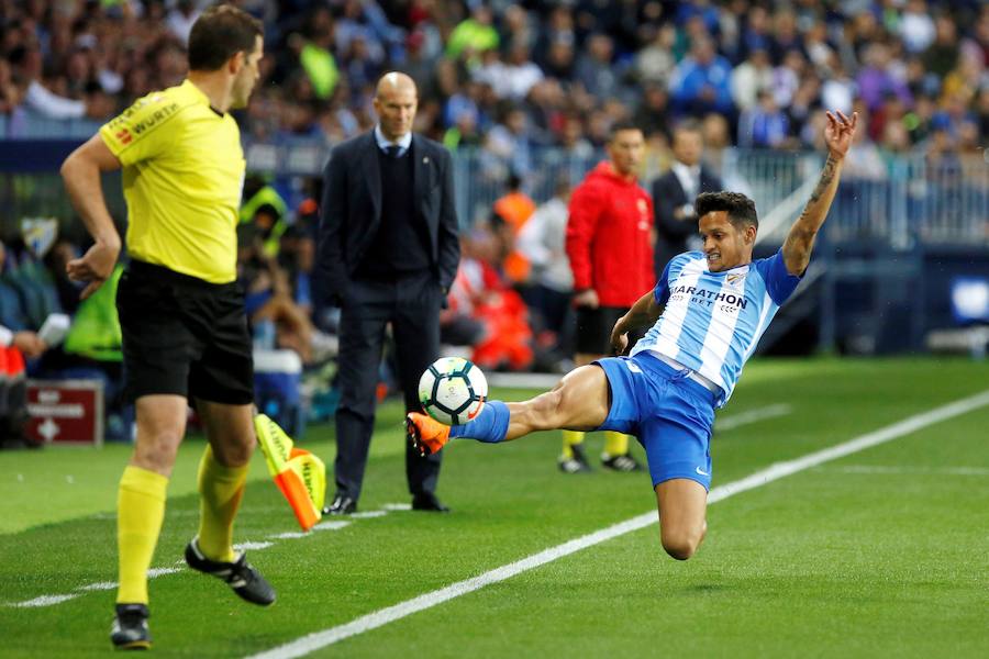 El Real Madrid consigue la victoria en La Rosaleda, gracias a los tantos de Isco y Casemiro. El Málaga marcó el gol del honor en el último minuto del encuentro