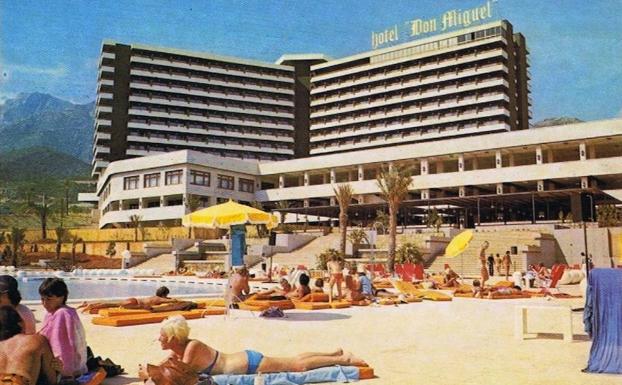 La época gloriosa del hotel Don Miguel de Marbella: la novedad del 'Todo incluido' y los artistas en la plantilla