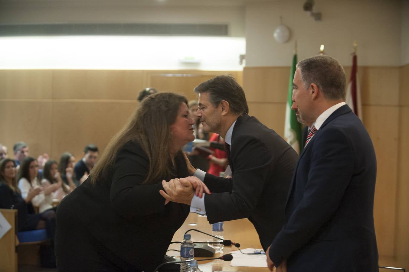 El Colegio de Abogados de Málaga ha sido el escenario que ha acogido una gran fiesta de la Justicia, presidido por el ministro Rafael Catalá