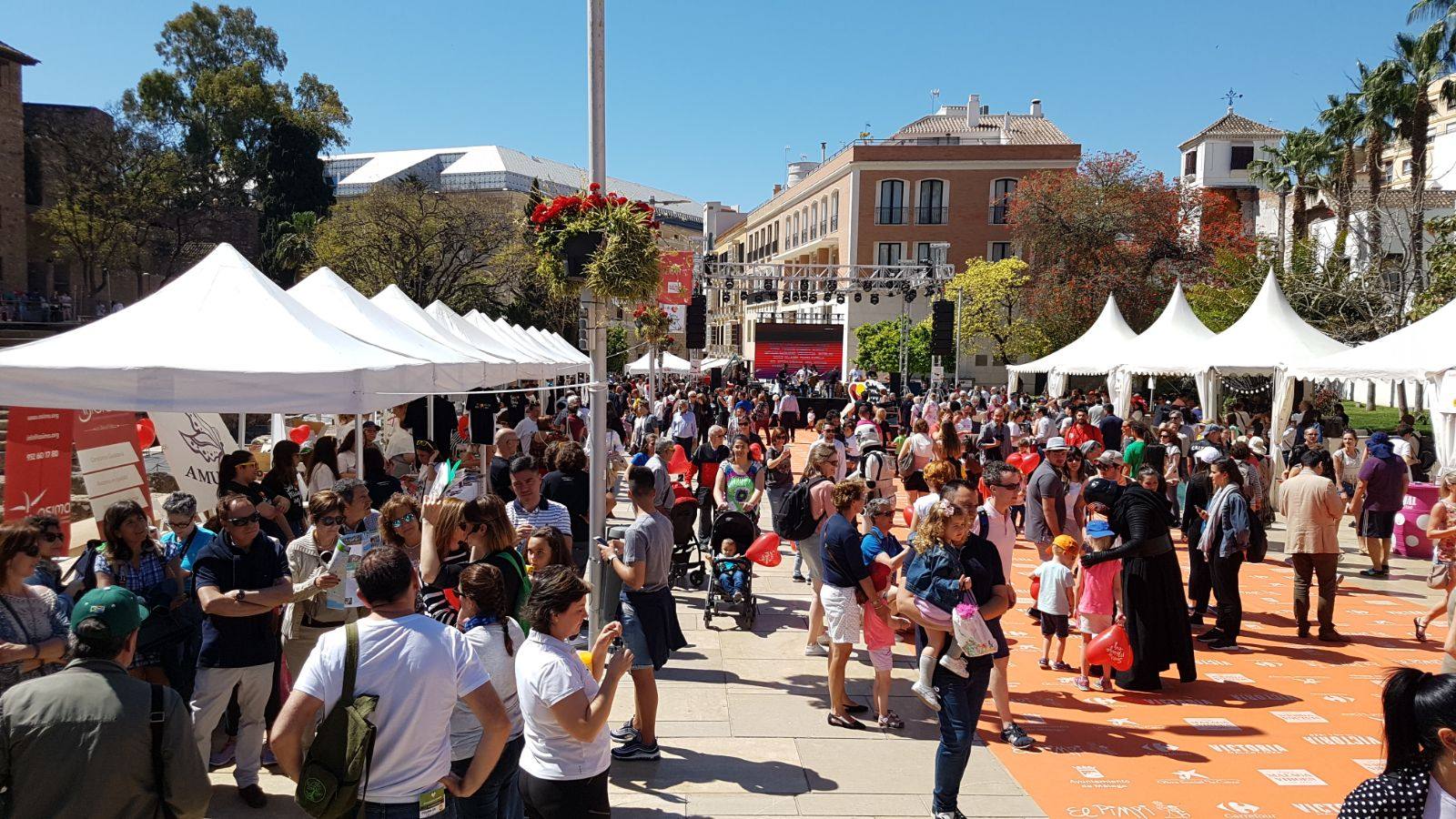 Este gran evento, organizado por El Pimpi, se desarrolla en once distritos de la capital. La recaudación se destinará a proyectos de once colectivos necesitados