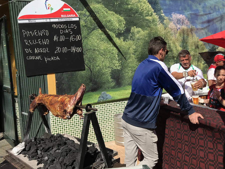 La muestra de gastronomía, arte y folklore internacional concluye el 1 de mayo