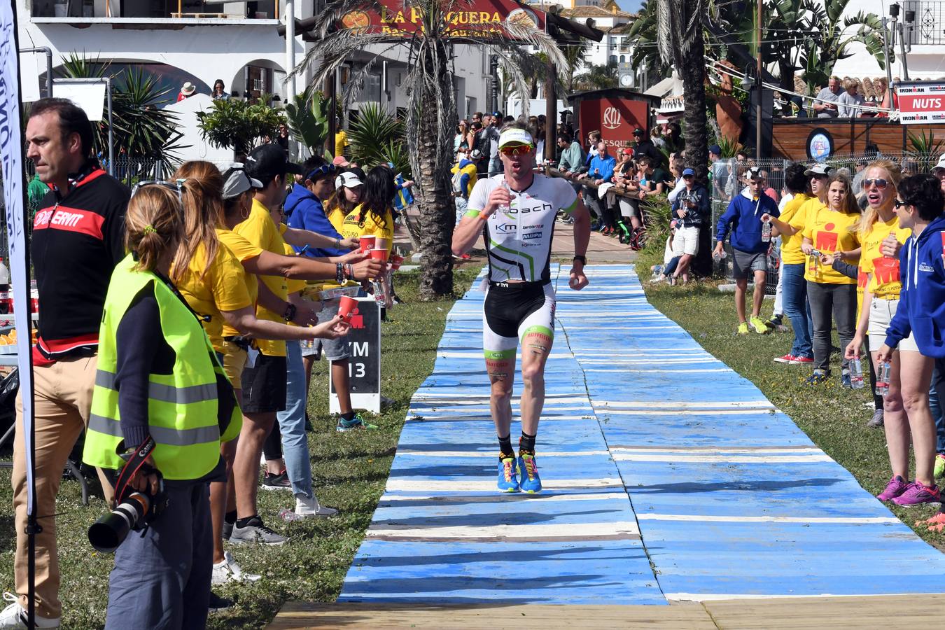 El británico David McNamee ha conquistado el primer Ironman 70.3 Marbella que abre el calendario europeo de la especialidad. En total había 2.500 inscritos