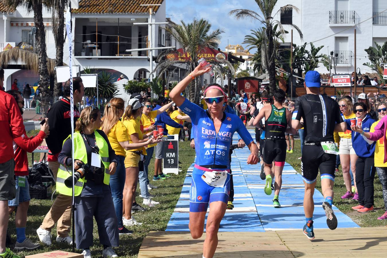 El británico David McNamee ha conquistado el primer Ironman 70.3 Marbella que abre el calendario europeo de la especialidad. En total había 2.500 inscritos