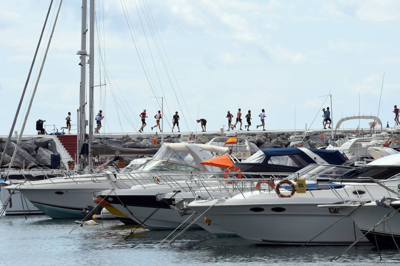 El británico David McNamee ha conquistado el primer Ironman 70.3 Marbella que abre el calendario europeo de la especialidad. En total había 2.500 inscritos