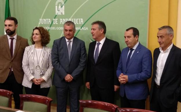 Javier Carnero y Francisco Arteaga, en la Delegación del Gobierno de la Junta.