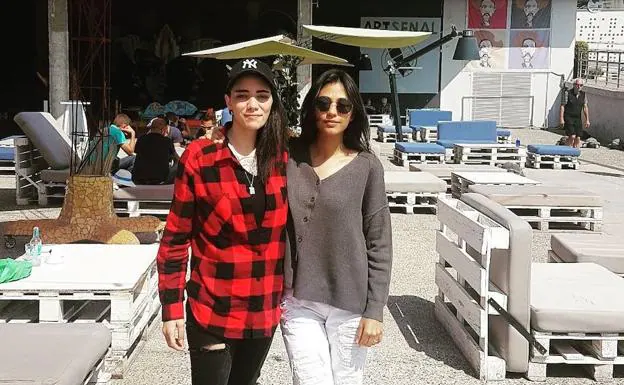 María Jimena Rico y Shaza Ismail, el pasado jueves en el Muelle Uno de la capital malagueña. 