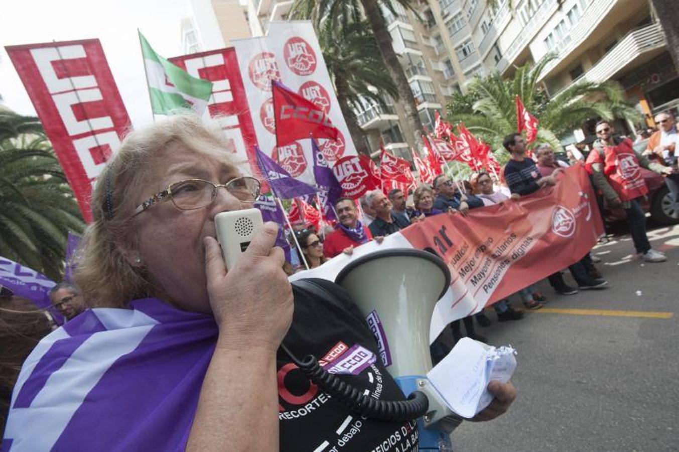 Miles de malagueños participan en la marcha del Día del Trabajo, convocada por CCOO y UGT y apoyada por partidos y colectivos de izquierda