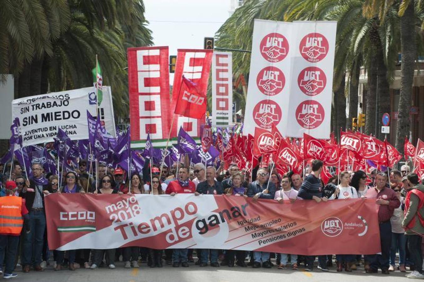 Miles de malagueños participan en la marcha del Día del Trabajo, convocada por CCOO y UGT y apoyada por partidos y colectivos de izquierda