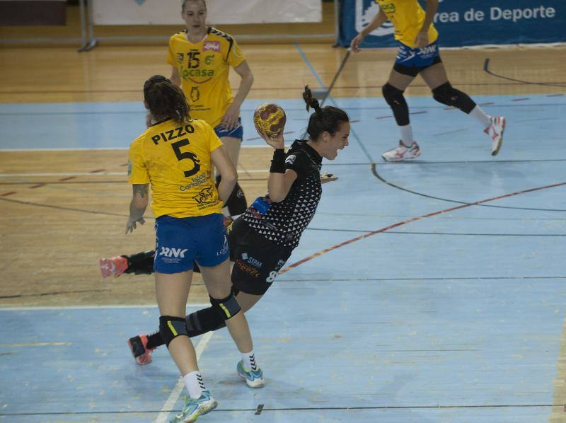 El equipo malagueño de balonmano sigue en la pelea por Europa