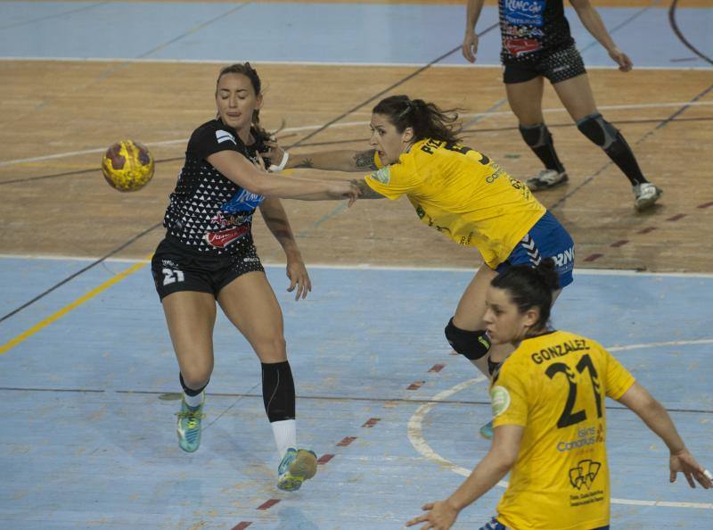 El equipo malagueño de balonmano sigue en la pelea por Europa