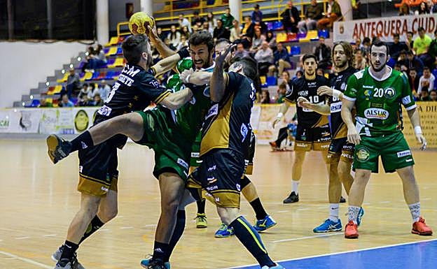 La afición del Conservas Alsur Los Dólmenes se moviliza para animar al equipo