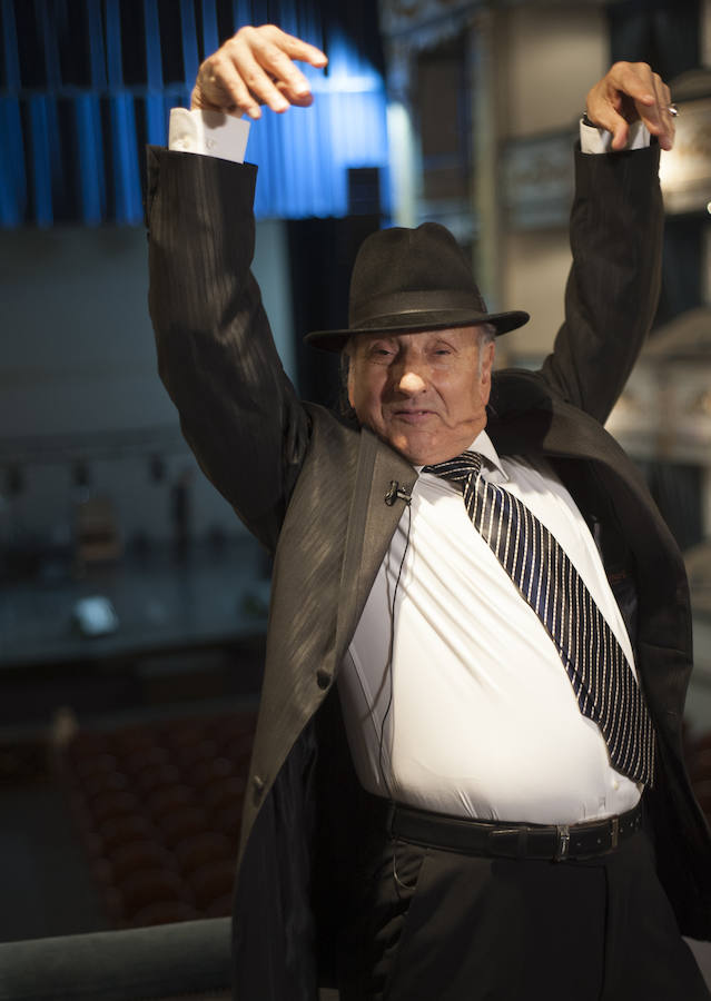 El veterano bailaor deja su impronta en el teatro malagueño antes de recibir un homenaje 