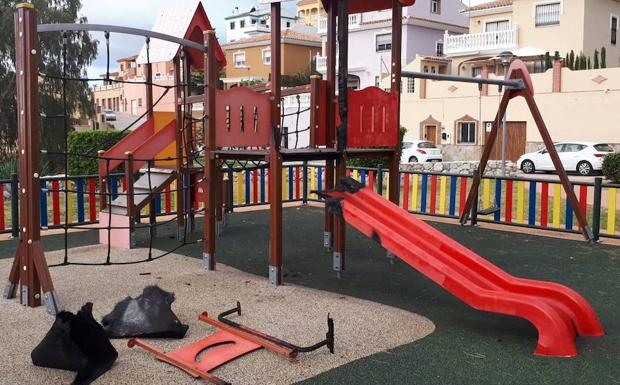 Daños en parque infantil de Puerto de la Torre en diciembre