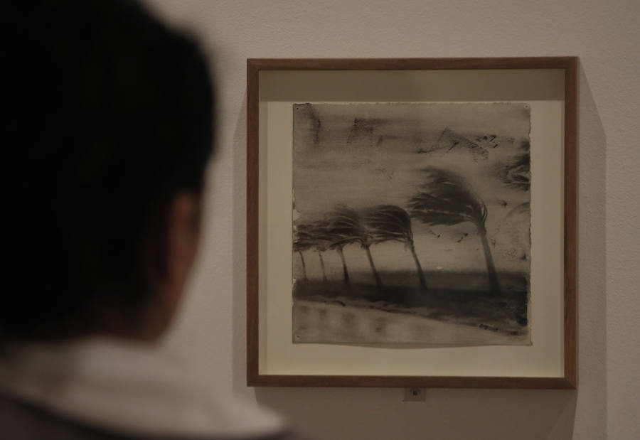 El malagueño revisa al carbón la cultura contemporánea en el CAC