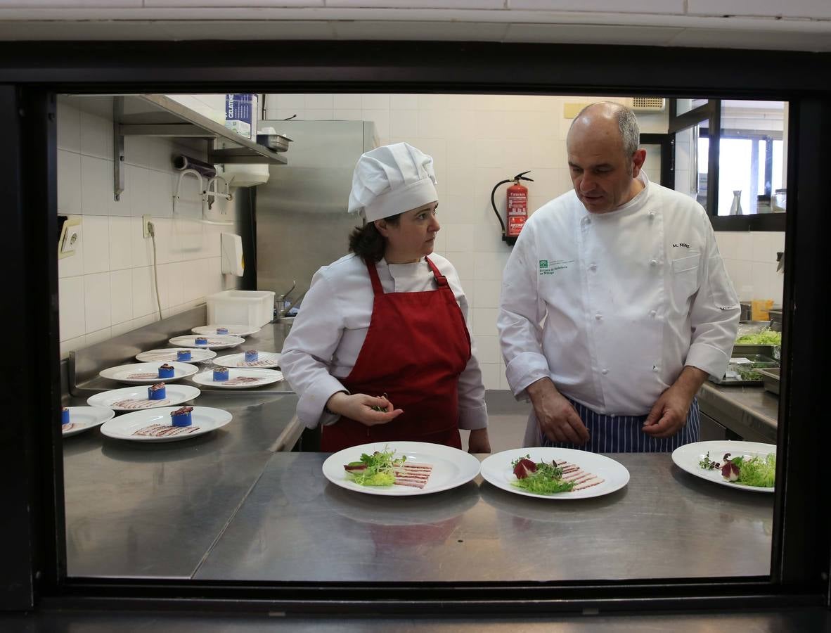 La escuela de hostelería ofrecerán al público la posibilidad de participar en estas actividades formativas, tres días a la semana, de martes a jueves y ofertarán tres tipos de menús de temporada, elaborado por el equipo de formadores del centro