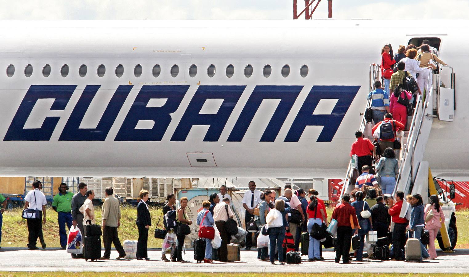 Fotos: Un avión se estrella en Cuba tras despegar del aeropuerto de La Habana con 113 personas