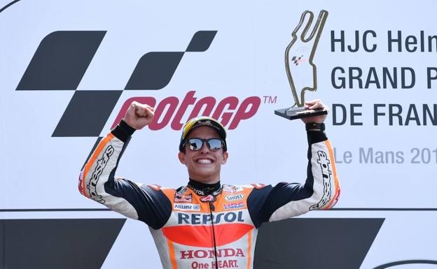 Marc Márquez, celebrando su victoria en el GP de Francia.