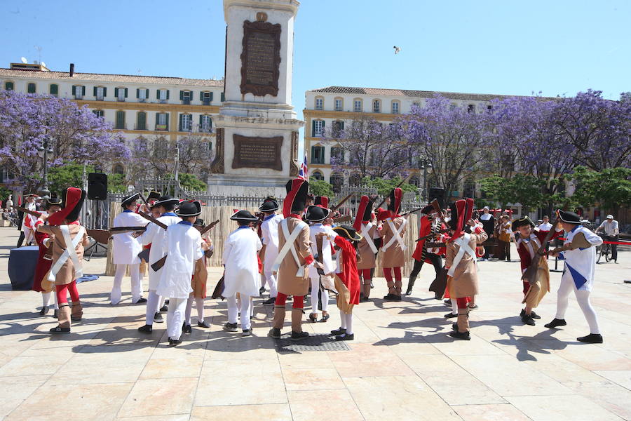 Ochenta escolares han escenificado este martes 237 años después en la capital de la Costa del Sol la batalla de Pensacola (EEUU), en la que el general malagueño Bernardo de Gálvez participó y cuya victoria sobre los británicos fue clave en la posterior independencia de los estadounidenses.