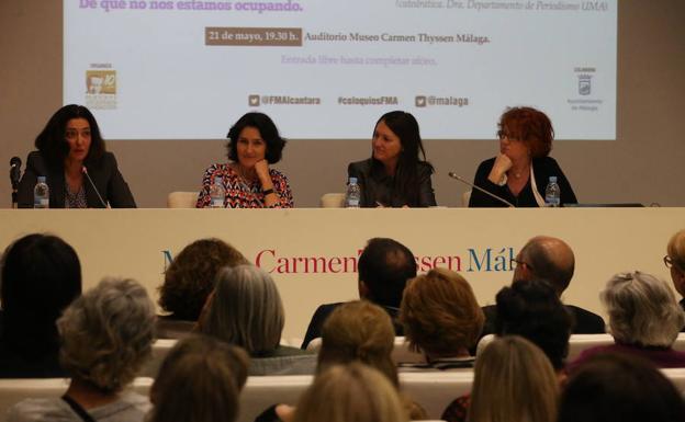 Rosa Belmonte, A. González Sinde, Bella Palomo y Rosa Villacastín, ayer, en la charla. 