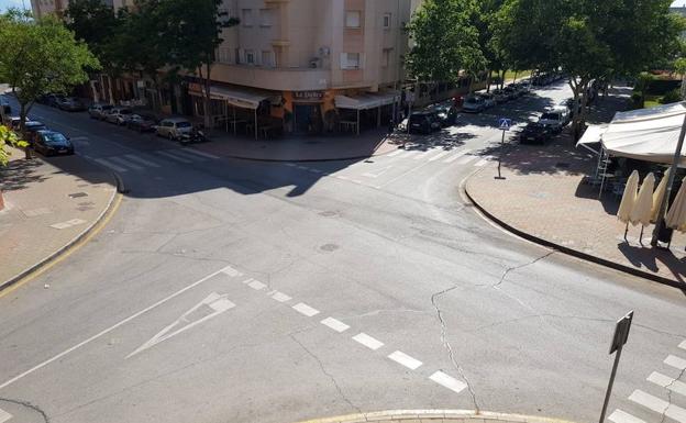 La misma zona sin coches pasada la hora del almuerzo. 