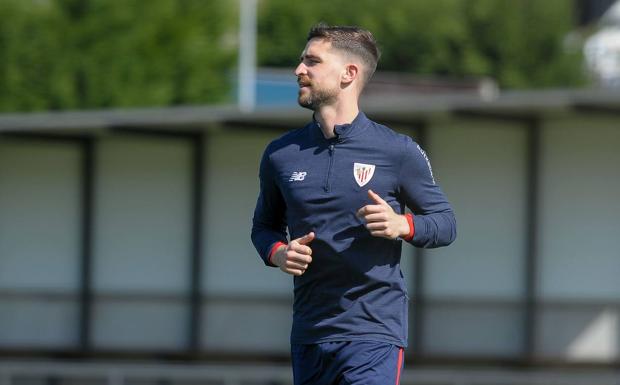 Yeray Álvarez, en un entrenenamiento con el Athletic. 