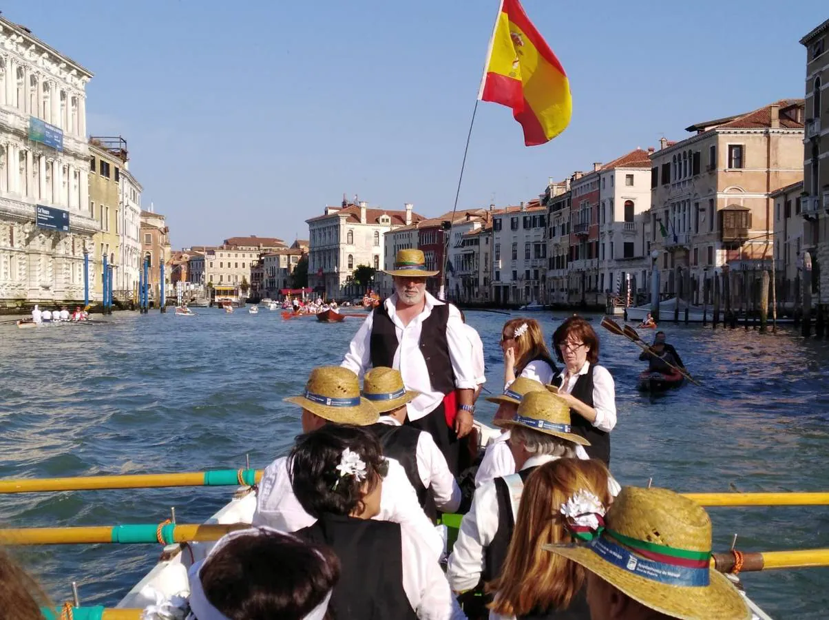 Dos jábegas (una de El Palo y otra de Pedregalejo) y una chalana participaron en la 44.ª Vogalonga de Venecia, una prueba no competitiva en la que participan miles de barcos llegados desde distintos puntos del mundo. Por primera vez participaron jábegas malagueñas.