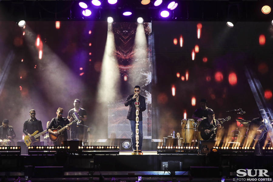 El rey de la bachata convierte el Auditorio Municipal en una gran pista de baile