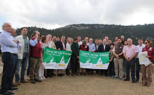 Foto de familia de la visita. 