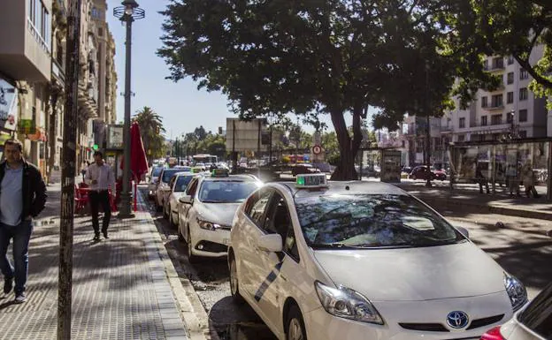 Si te vas a comprar un coche, estos son los preferidos por los taxistas en Málaga