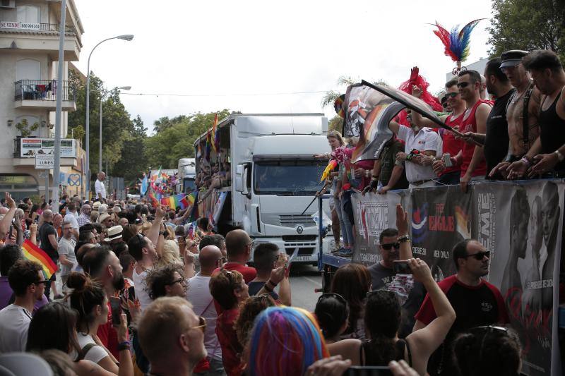 Cerca de 20.000 personas han recorrido Torremolinos en una cabalgata que en esta ocasión contó con seis carrozas como hilo conductor