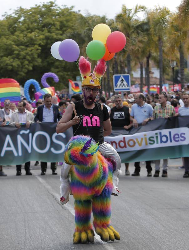 Cerca de 20.000 personas han recorrido Torremolinos en una cabalgata que en esta ocasión contó con seis carrozas como hilo conductor