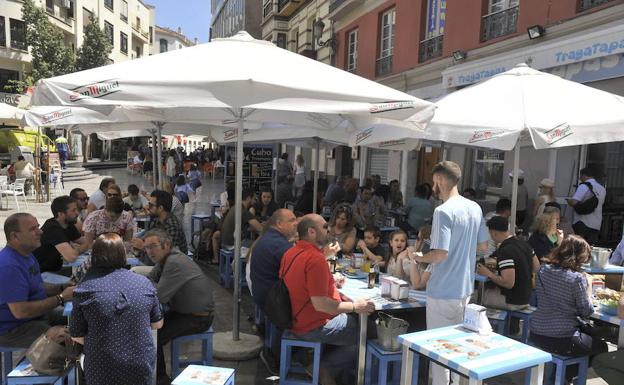 Vía Pública mantendrá el tamaño de las terrazas actuales y sólo limitará las nuevas en Málaga