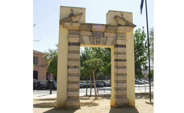 Puerta del antiguo Ayuntamiento de Campillos.