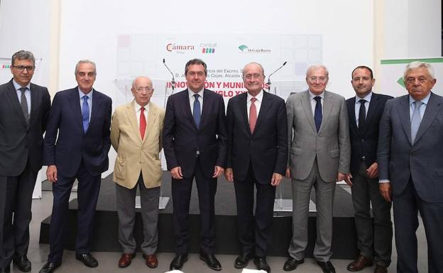 Sergio Cuberos, Luis Merino, Manuel del Valle, Espadas, De la Torre, Manuel Azuaga, Manuel Castillo y Francisco Herrero, ayer. :