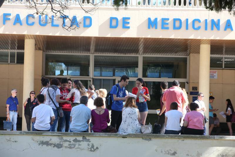 Casi 7.400 estudiantes realizan entre hoy y el jueves las pruebas de acceso y admisión a la universidad 