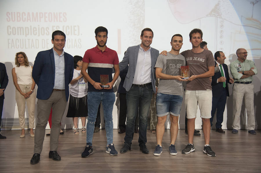 La Universidad premia al UMA Antequera y al Málaga femenino, entre otros, y recuerda a la figura de Carlos Serra