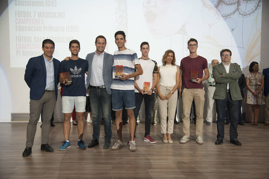 La Universidad premia al UMA Antequera y al Málaga femenino, entre otros, y recuerda a la figura de Carlos Serra