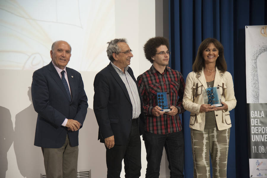 La Universidad premia al UMA Antequera y al Málaga femenino, entre otros, y recuerda a la figura de Carlos Serra