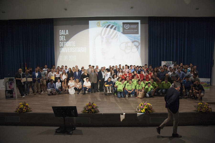 La Universidad premia al UMA Antequera y al Málaga femenino, entre otros, y recuerda a la figura de Carlos Serra