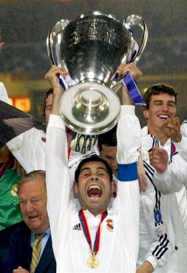 Como jugador blanco consiguió todo su gran palmarés: 5 ligas, 3 copas de Europa, 1 supercopa de Europa, 1 copa del Rey, 2 copas intercontinentales y 5 supercopas de España. Fue capitán de una generación de talentos.