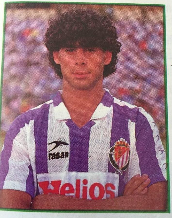 Tras jugar en los dos equipos de la ciudad de Vélez Málaga (Vélez CF y UD Torre del Mar), y conseguir un ascenso a Tercera División con el Vélez, con golazo en el campo del Guadix incluido; su hermano, Manolo Hierro, que también fue jugador, le llevó a fichar por el Real Valladolid en 1987. Antes, el CD Málaga le rechazó por sus características físicas.