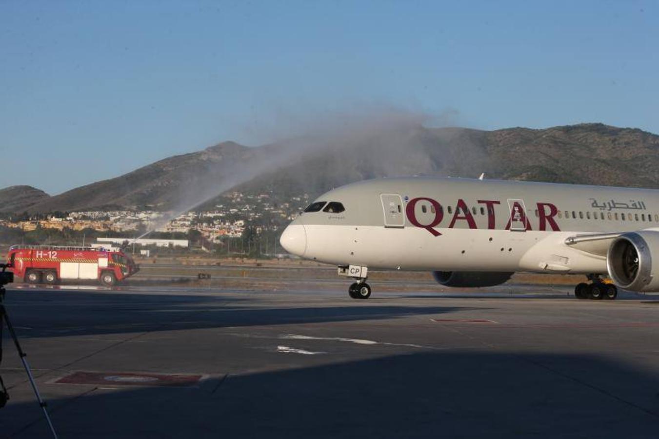 Lleno en el primer avión, que fue recibido por responsables de la compañía y de la infraestructura malagueña