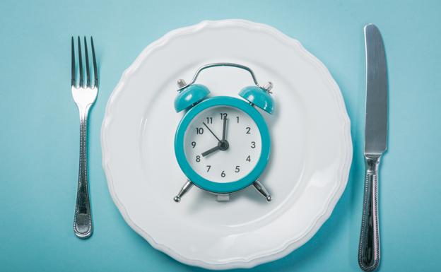 ¿Y si tu sobrepeso se debe a la hora en la que comes? 