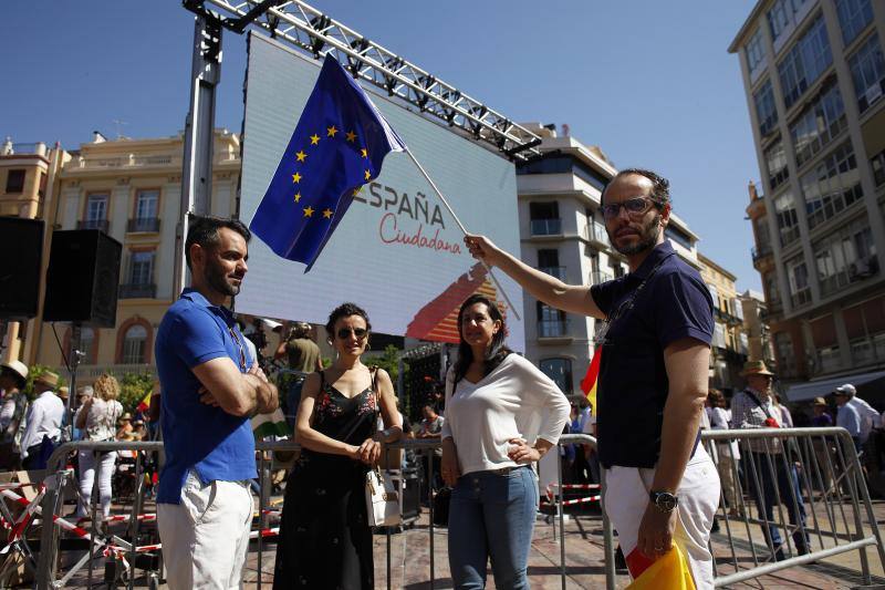 Rivera exhibe «patriotismo» en Málaga para contrarrestar el golpe de efecto de Sánchez