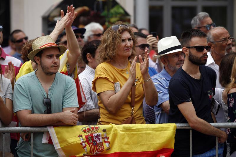 Rivera exhibe «patriotismo» en Málaga para contrarrestar el golpe de efecto de Sánchez
