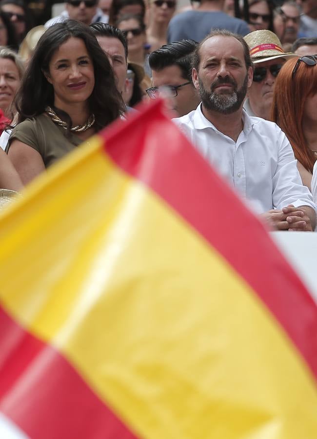 Rivera exhibe «patriotismo» en Málaga para contrarrestar el golpe de efecto de Sánchez