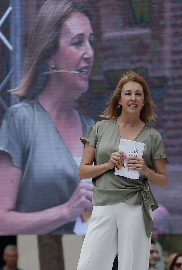 Rivera exhibe «patriotismo» en Málaga para contrarrestar el golpe de efecto de Sánchez