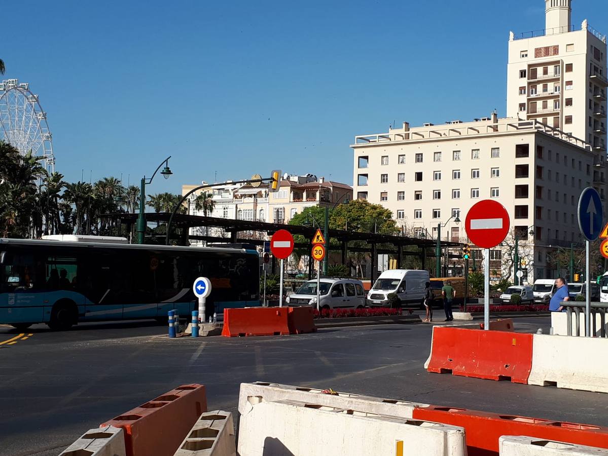 Caravanas de vehículos tanto en el Paseo del Parque como en el de los Curas en sentido oeste